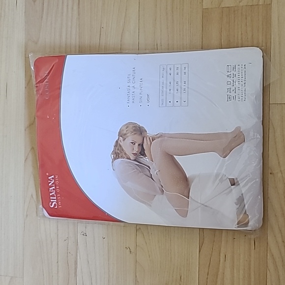 Silvana Swiss Origin Sexy Black Dot Sheer Pantyhose Size C - Picture 2 of 5